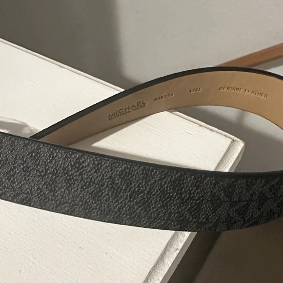 Michael Kors Black Pouch Belt Set - Picture 2 of 6